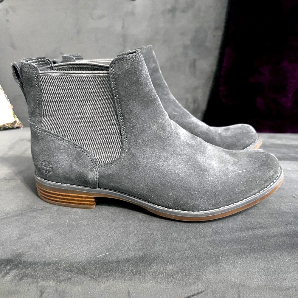 Timberland Classic Magby Light Taupe Suede Chelsea womens
